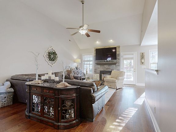 4th image of 2196 Killington Dr