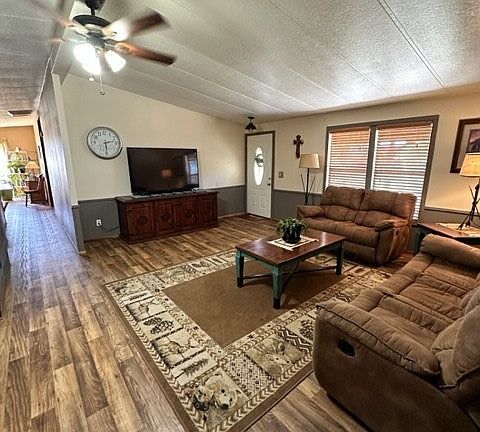 4th image of 4040 N Bond Street