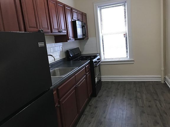 3rd image of 115 Fairview Ave #8AA