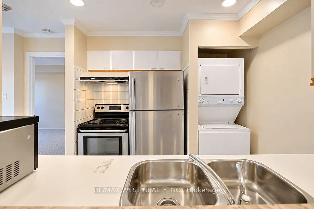 2 bed, $2,750 — Photo 4