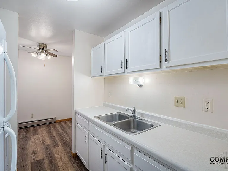 Half Moon Lake Apartments — Photo 25