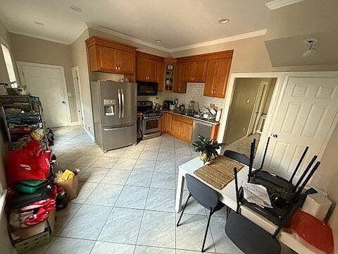 3rd image of 2 Boardman Pl