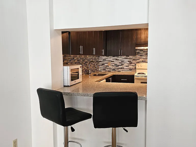 711 Bay St #2011 — Photo 2