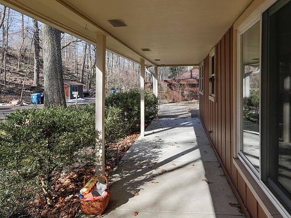 2236 Crest Dr-103
