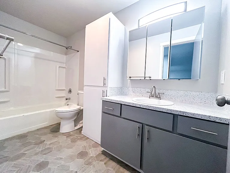 9100 Roosevelt Apartments — Photo 22
