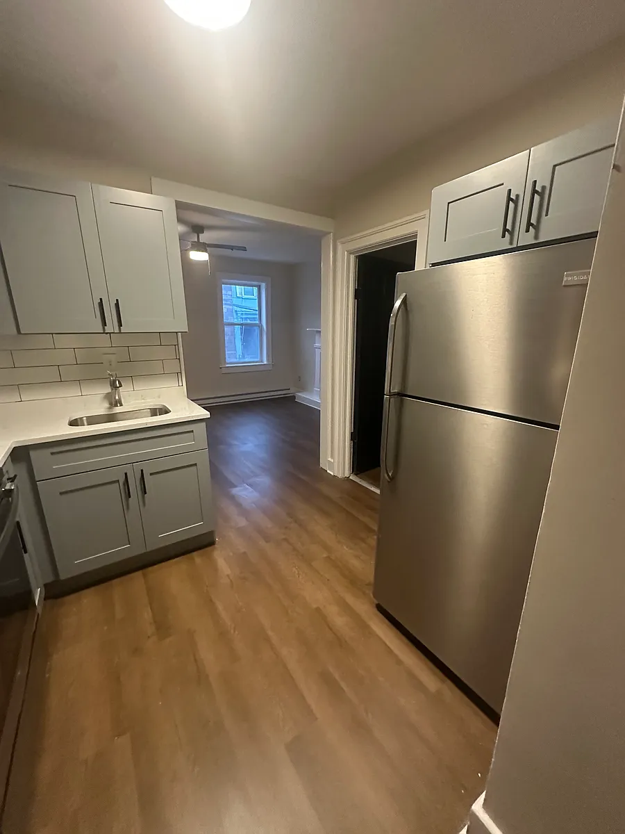 Building Photo - 44 1st St #1