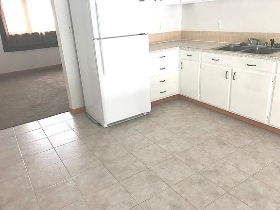 2nd image of 71 Wellington Ave