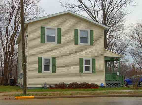 3rd image of 826 W Franklin St