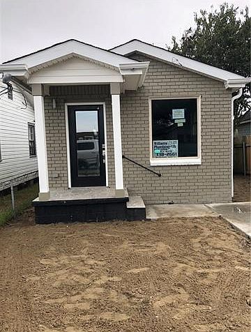 1st image of 621 S Bengal Rd