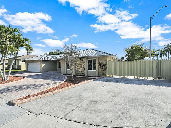 5th image of 10321 SW 116th Avenue