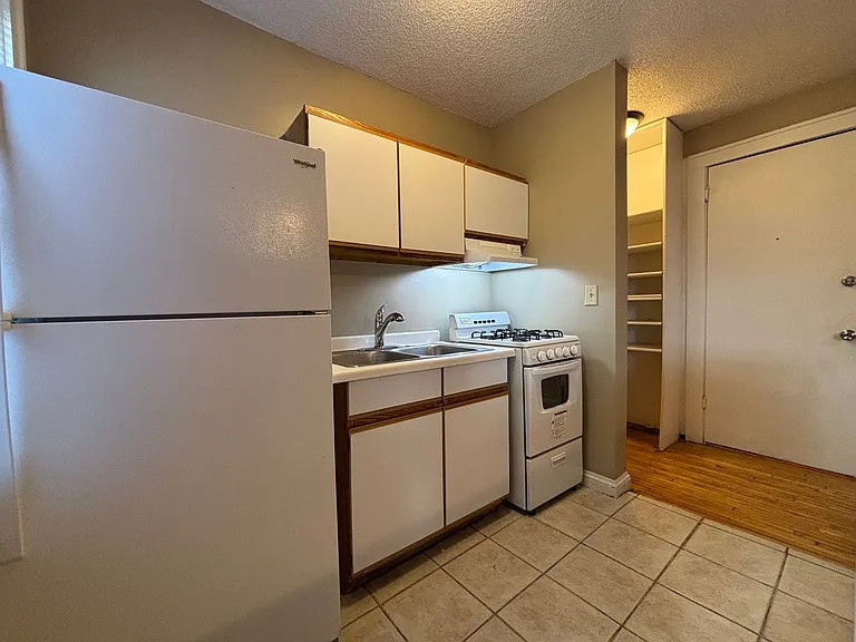 535 Asbury — Photo 4