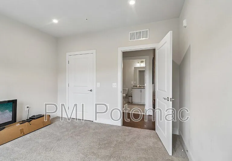 3503 Bellflower Ln #406 — Photo 32