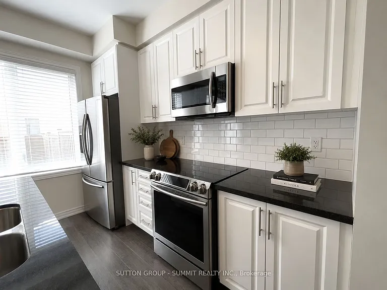 109 Benadir Ave — Photo 14