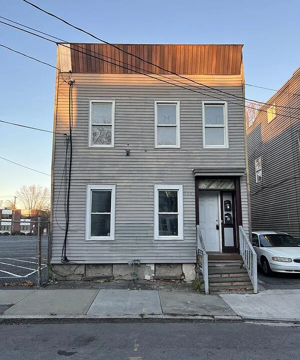 509 Yates St #1