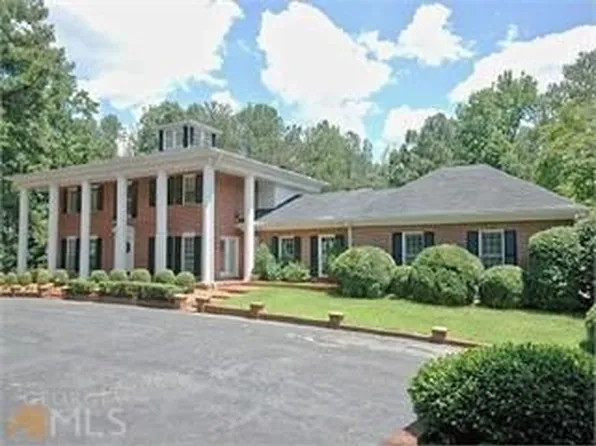 4040 Gunnin Rd, Peachtree Corners, GA 30092