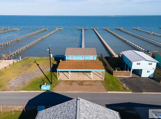 520 N Shore Dr, Port Mansfield, TX 78598