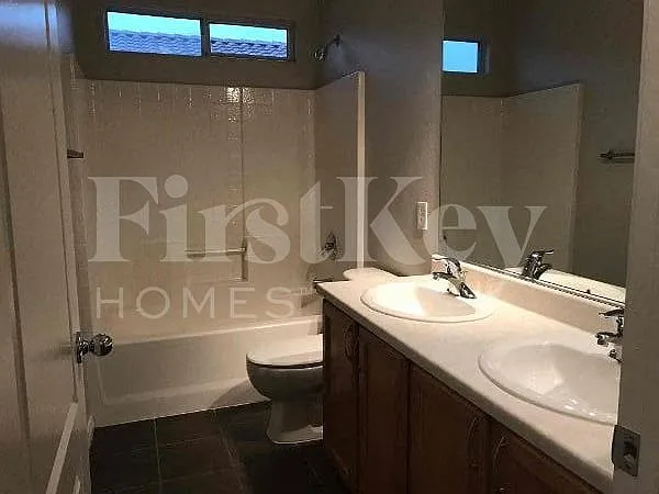 10828 Avenzano St — Photo 6