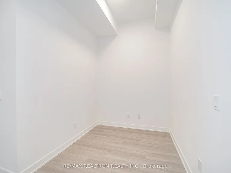 8188 Yonge St #627 — Photo 18