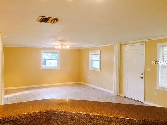 5th image of 4045 Poinsettia Dr