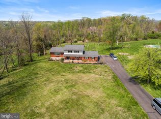 2097 Needhammer Rd, Pottstown, PA 19464