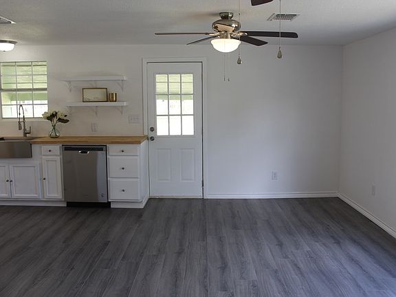 4th image of 405 W 34th St