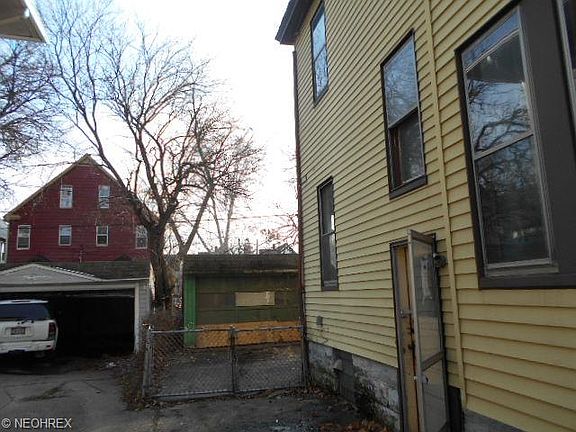 3rd image of 10212 South Blvd