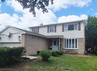 81 Eastman Cres, Newmarket, ON L3Y5S3