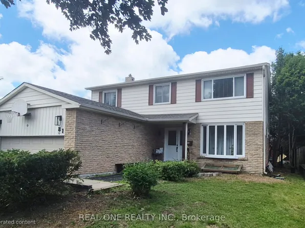 81 Eastman Cres, Newmarket, ON L3Y 5S3