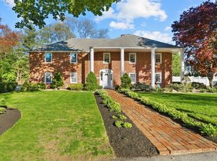 7 Longbow Cir, Lynnfield, MA 01940