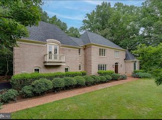 10700 Hunters Run Ct, Vienna, VA 22181