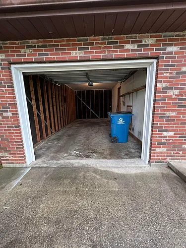 1036 Village Ln Photo 1