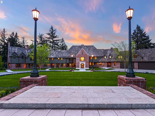 4311 SW Greenleaf Dr, Portland, OR 97221