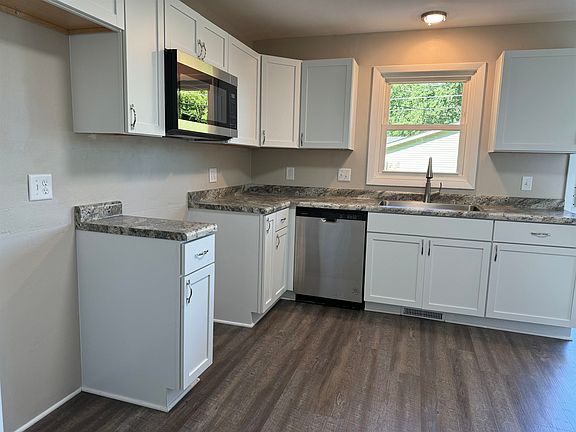 5th image of 2028 S Crosby Ave