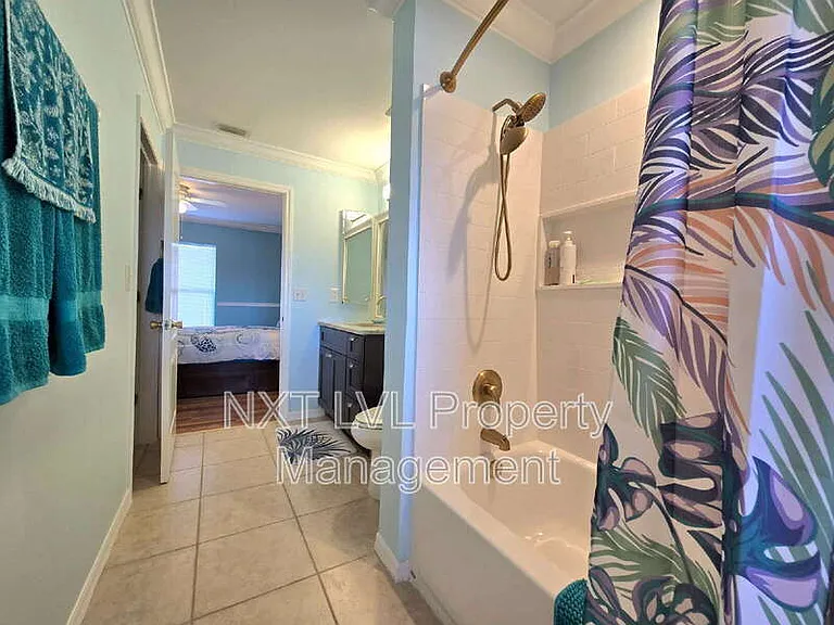 1401 SW Embers Ter — Photo 16