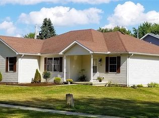 887 Sand Ridge Rd, Bowling Green, OH 43402