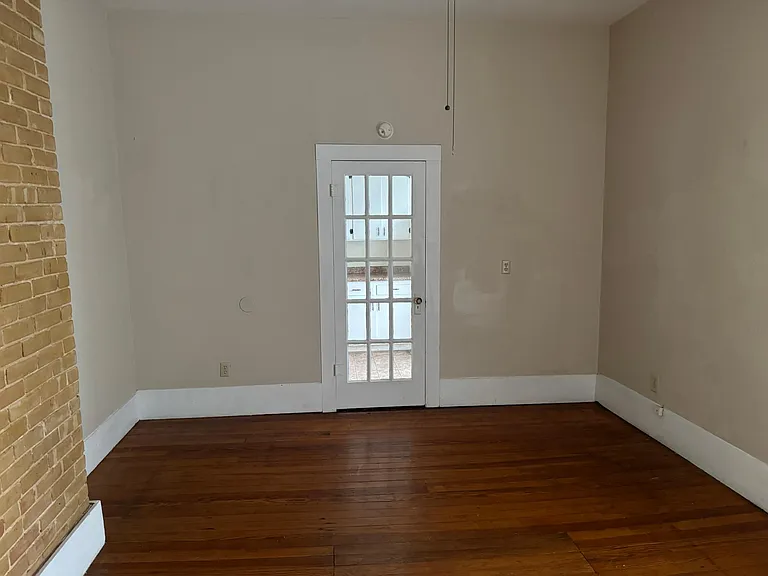 328 N Main St #B — Photo 2