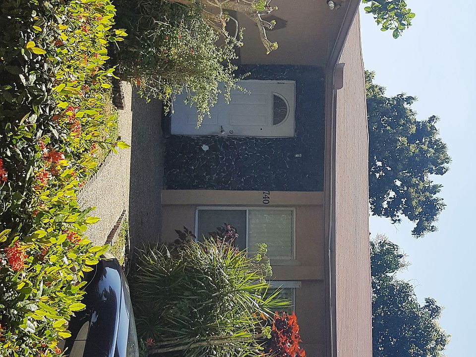 2nd image of 740 SW 50th Ave