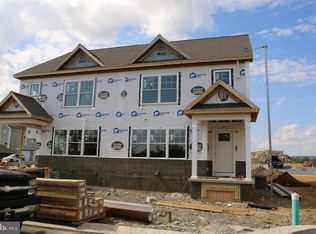 31 Coastal Ave #16, Ephrata, PA 17522