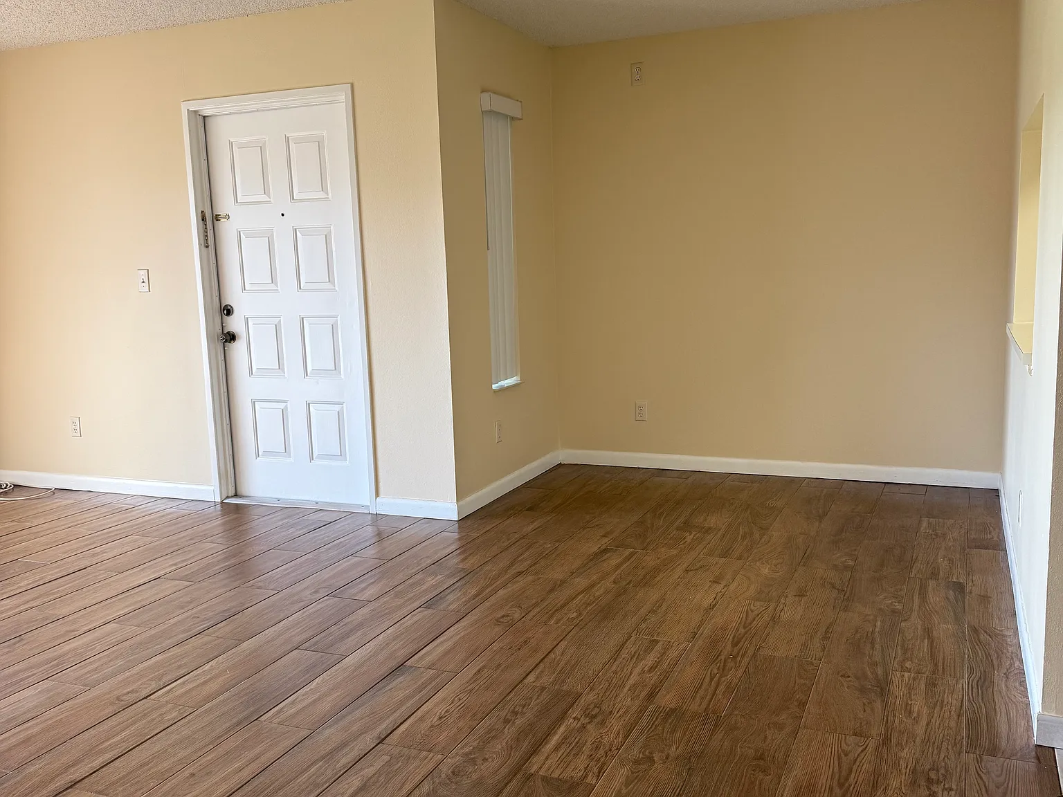 2 bed, 1111 sqft, $1,600 — Photo 4