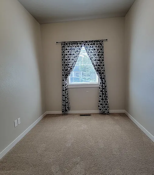 2950 NW 10th Ave — Photo 11