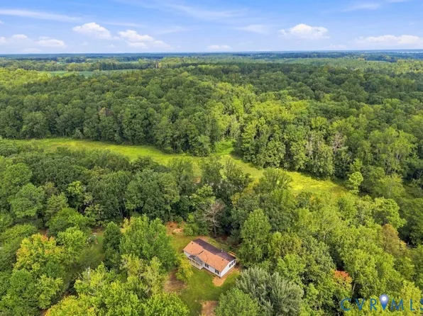 977 Burchs Mill Rd, Urbanna, VA 23175