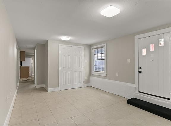 4th image of 4320 S Tonti St #101