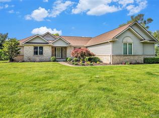 8896 Buchanan Rd, Brighton, MI 48116