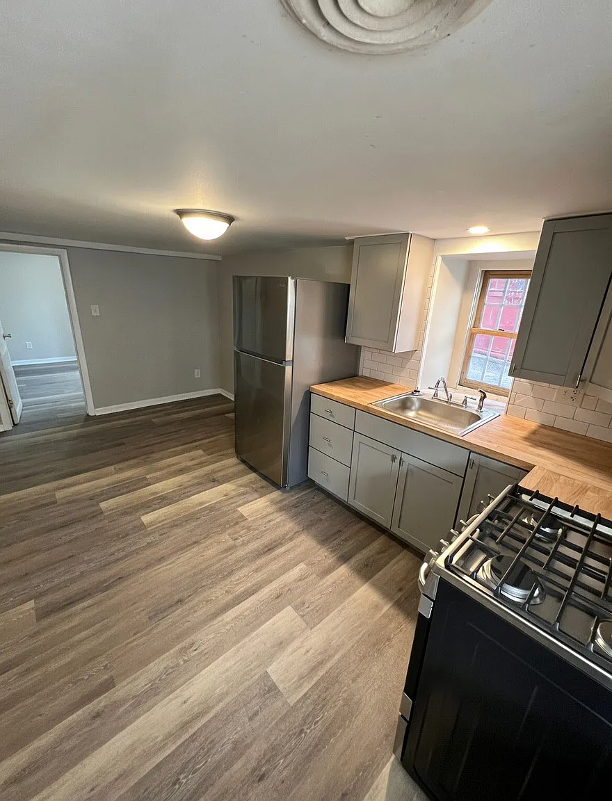 1 bed, 450 sqft, $890 — Photo 1