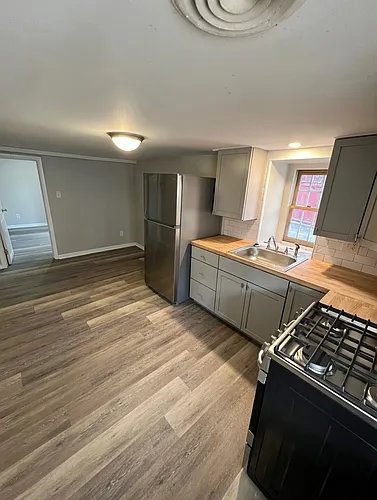 19-23 Breckenridge St #19-1/2 Photo 1