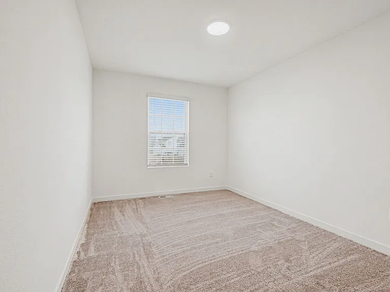 1635 Reagan Dr — Photo 18