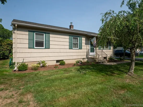 28 Bluff Avenue, Clinton, CT 06413