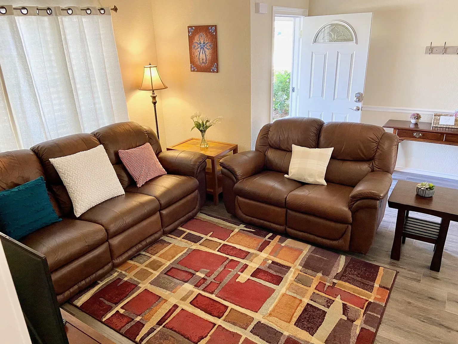 3 bed, 1260 sqft, $4,000 — Photo 2
