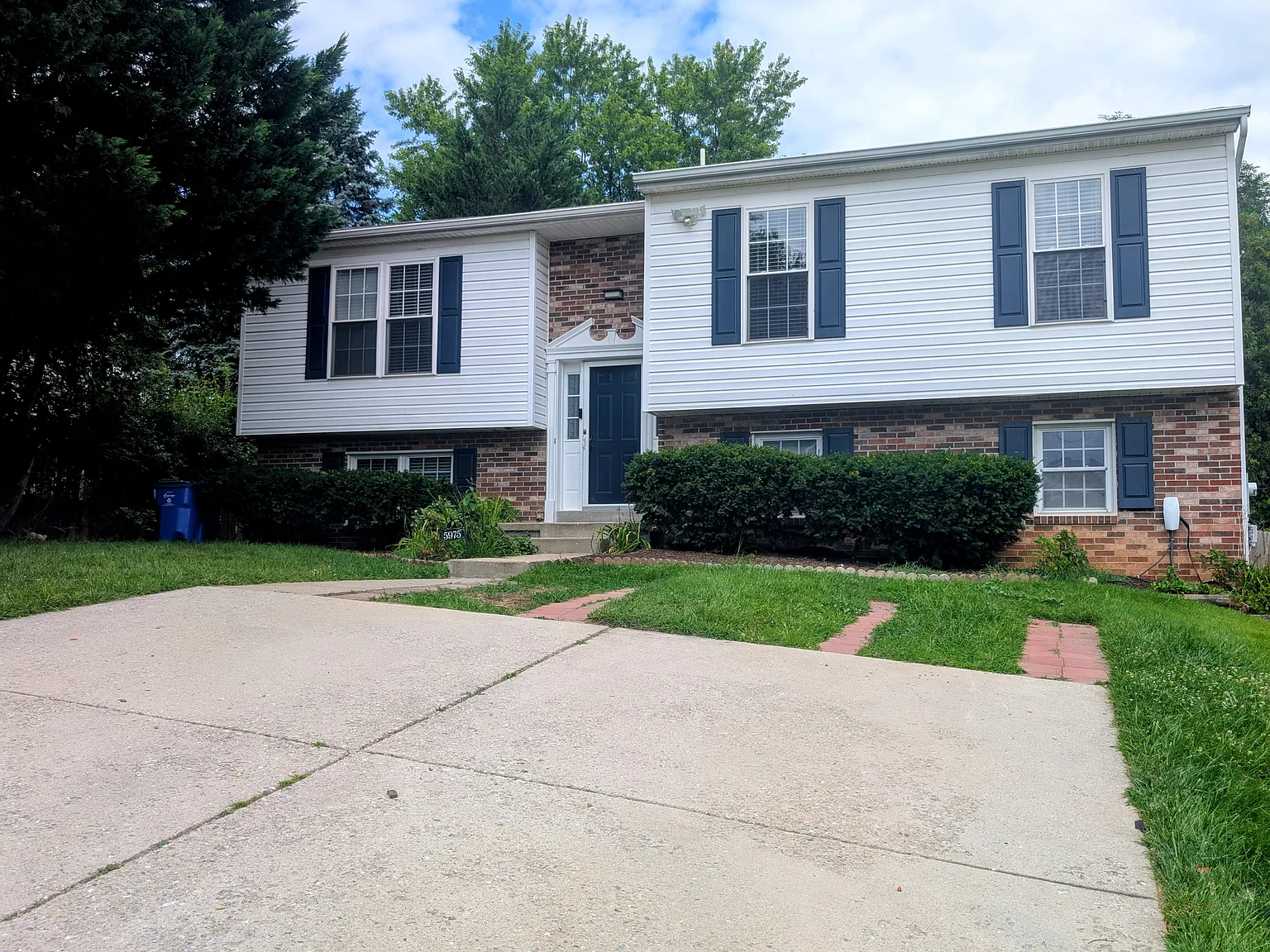 5 bed, 2650 sqft, $3,800 — Photo 3