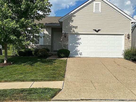 Front of 1060 Silo Bend Dr.